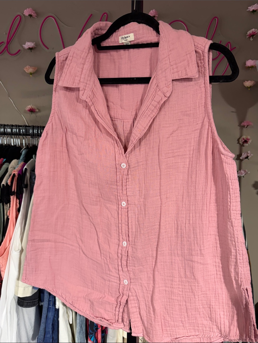 dylan Sleeveless Button-Down Shirt in Light Pink